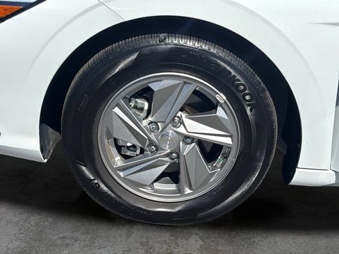 Certified 2025 Hyundai Elantra SE FWD image 44