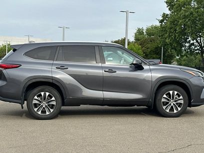 Used 2023 Toyota Highlander XLE