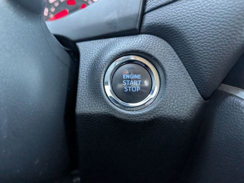 Used 2022 Toyota RAV4 XLE image 19