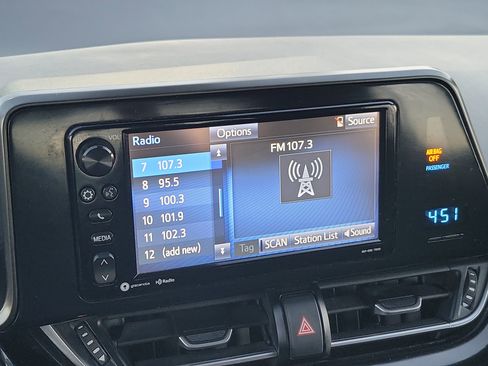 Used 2018 Toyota C-HR XLE image 28