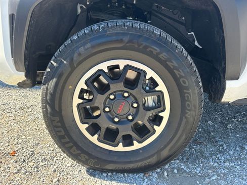 Used 2025 Toyota Tacoma TRD Off-Road image 25