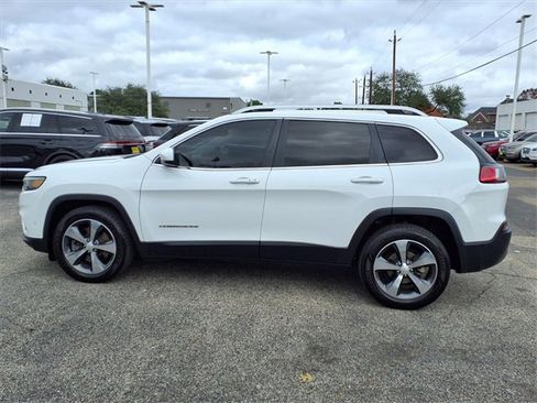 Used 2019 Jeep Cherokee Limited w/ Luxury Group image 24