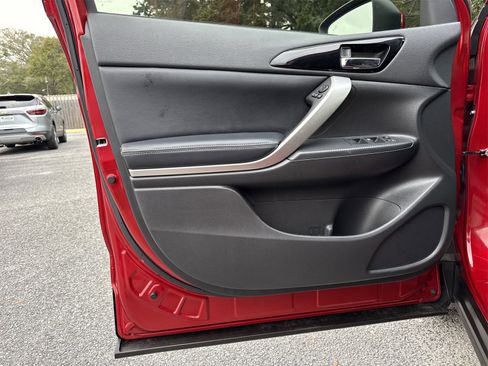 Used 2024 Mitsubishi Eclipse Cross SE image 13