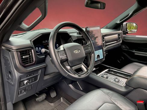 Used 2022 Ford Expedition Platinum AWD/4WD image 16