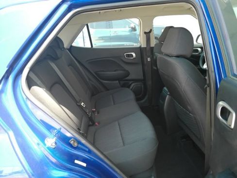 Used 2023 Hyundai Venue SE FWD image 22
