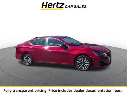 Used 2025 Nissan Altima 2.5 SV FWD image 1