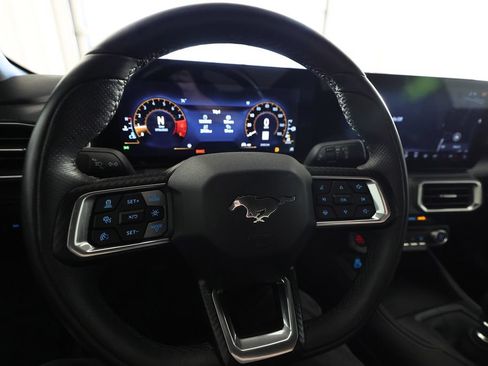 Used 2025 Ford Mustang GT Premium RWD image 17