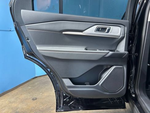 New 2026 Ford Explorer Active w/ Active Comfort Package AWD/4WD image 39