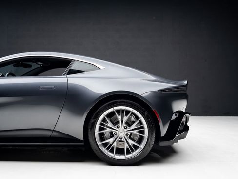 Used 2022 Aston Martin V8 Vantage image 19