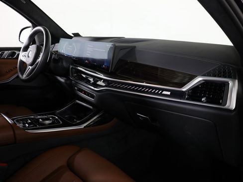Used 2026 BMW X7 M60i image 64