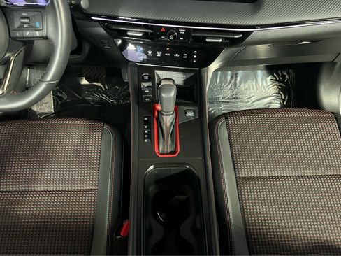 Certified 2025 Nissan Kicks SR FWD image 12