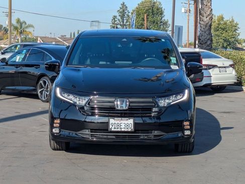 Certified 2023 Honda Odyssey Sport image 2