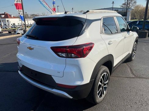 Used 2025 Chevrolet TrailBlazer LT w/ Driver Confidence Package image 4