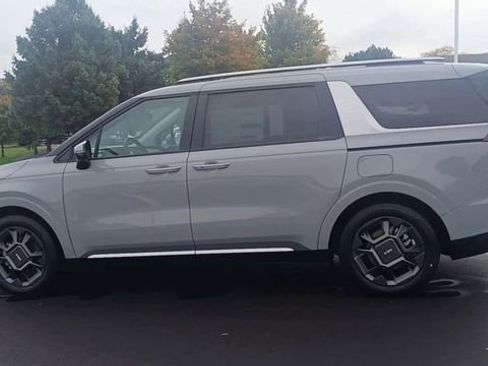 New 2026 Kia Carnival SX image 8