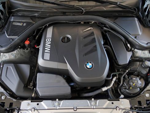 New 2026 BMW 330i Sedan w/ M Sport Package RWD image 21
