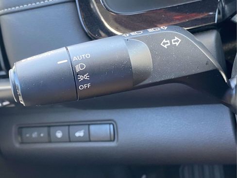 Used 2025 Nissan Pathfinder SL FWD image 22