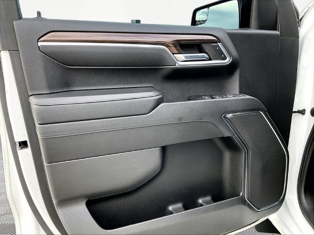 Used 2023 Chevrolet Silverado 1500 RST AWD/4WD image 9