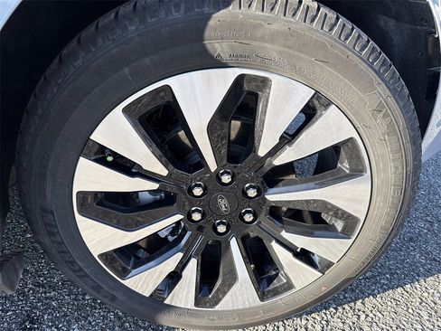 Used 2025 Ford Expedition Max Platinum w/ Driver's Package image 12