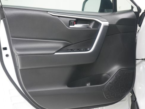 Used 2021 Toyota RAV4 XLE Premium FWD image 14