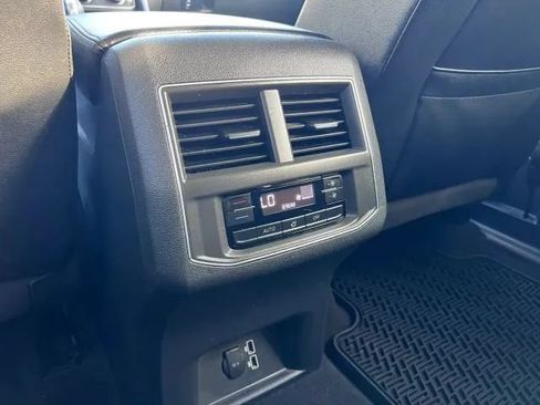 Used 2019 Volkswagen Atlas SE FWD image 38