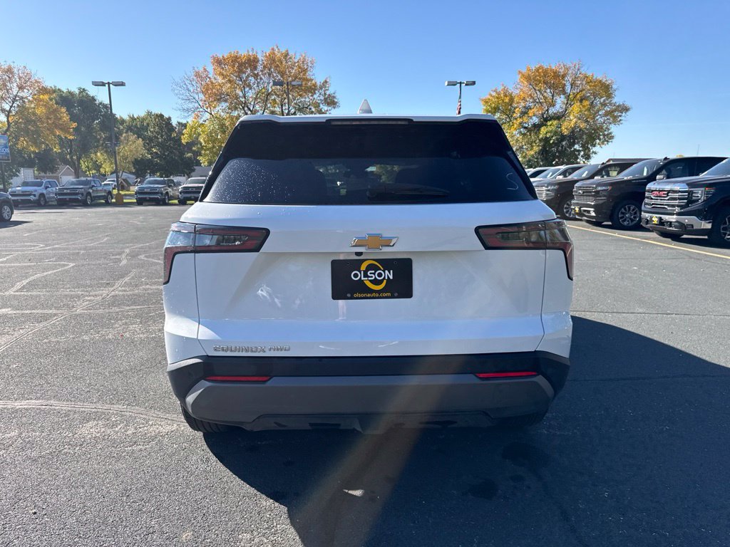 Used 2026 Chevrolet Equinox LT AWD/4WD image 6