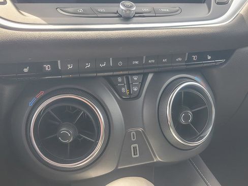 Certified 2024 Chevrolet Blazer LT FWD image 18