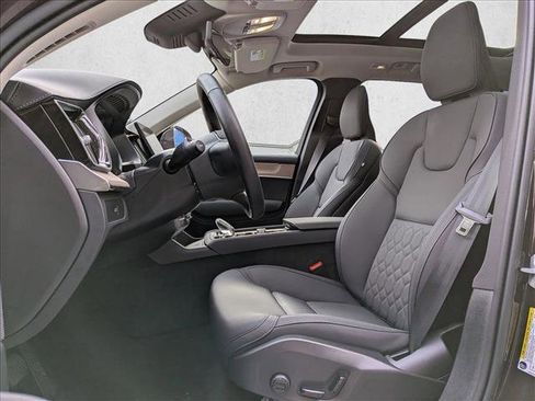 Certified 2025 Volvo XC90 B5 Plus w/ Protection Package Premier image 12