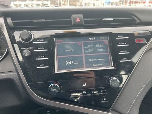 Used 2019 Toyota Camry SE image 19