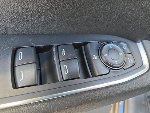 New 2026 GMC Sierra 1500 SLE w/ Preferred Package image 14