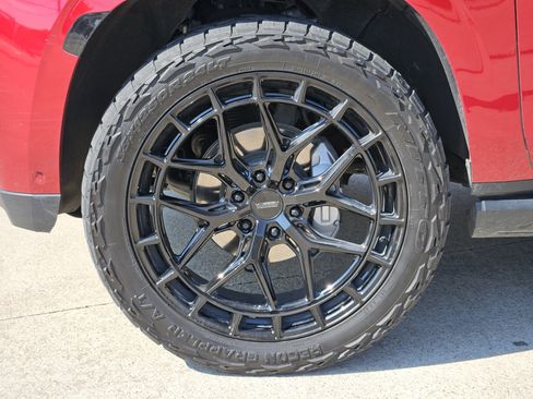 Used 2024 GMC Yukon XL Denali Ultimate image 11