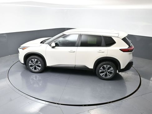Used 2023 Nissan Rogue SV image 45