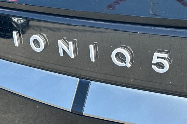 Used 2024 Hyundai Ioniq 5 SEL RWD image 34