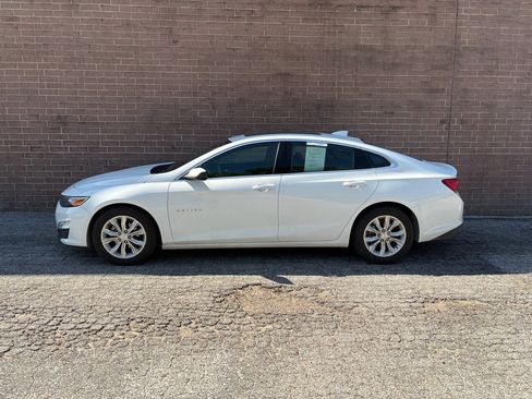 Used 2024 Chevrolet Malibu LT FWD image 3