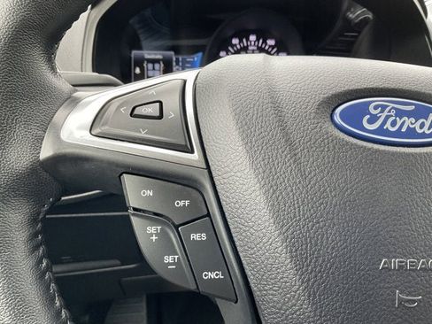 Used 2024 Ford Edge SEL w/ Convenience Package image 9