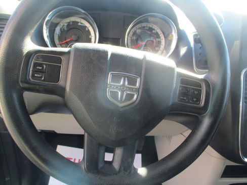 Used 2012 Dodge Grand Caravan SE image 14