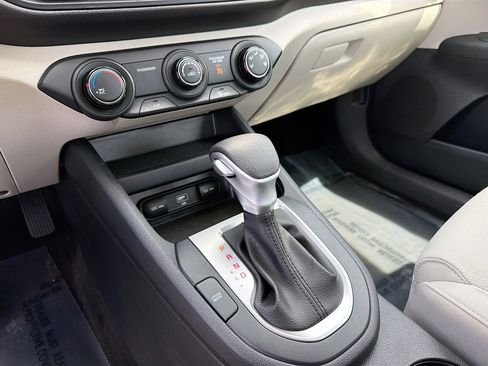 Used 2022 Kia Forte LXS FWD image 10