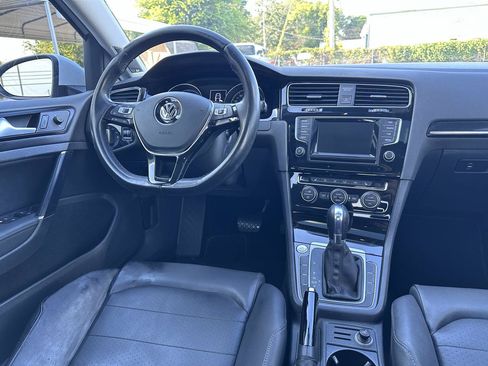 Used 2015 Volkswagen Golf S FWD image 17