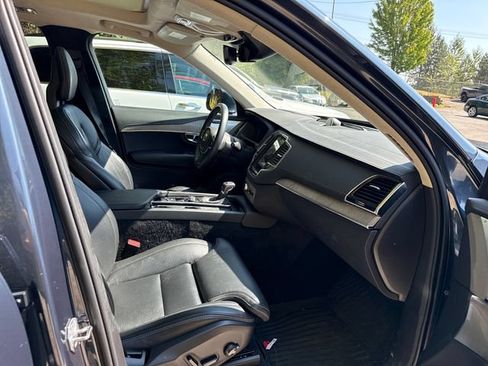 Used 2021 Volvo XC90 T6 Inscription w/ Lounge Package AWD/4WD image 9