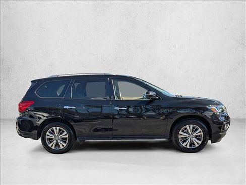 Used 2019 Nissan Pathfinder SL image 4