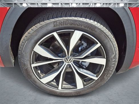 Used 2024 Volkswagen Atlas SEL Premium R-Line image 7