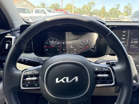 Used 2023 Kia Sorento S w/ Panoramic Sunroof Package image 10