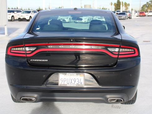 Used 2022 Dodge Charger SXT image 4