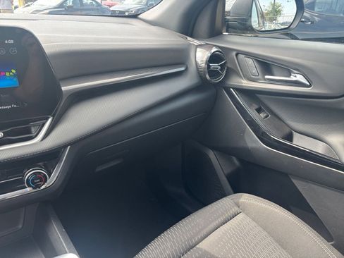 Used 2025 Chevrolet Equinox LT FWD image 36