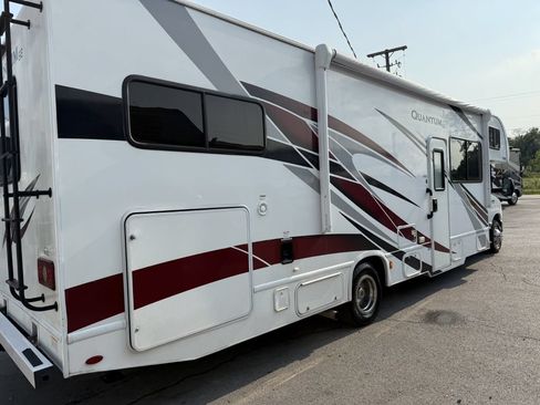 Used 2021 Ford E-450 and Econoline 450 Super Duty w/ Motorhome Prep Package RWD image 28
