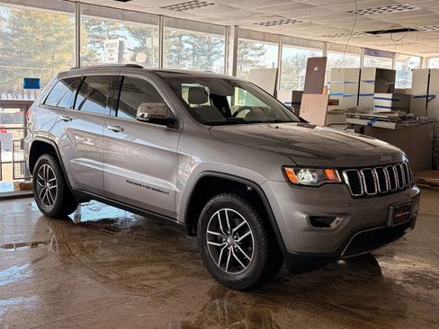 Used 2018 Jeep Grand Cherokee Limited image 6