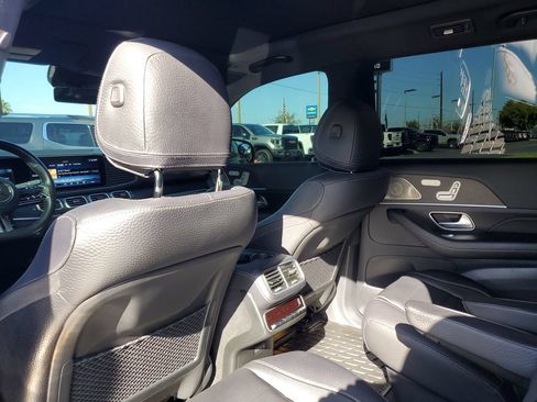 Used 2025 Mercedes-Benz GLS 450 4MATIC image 10