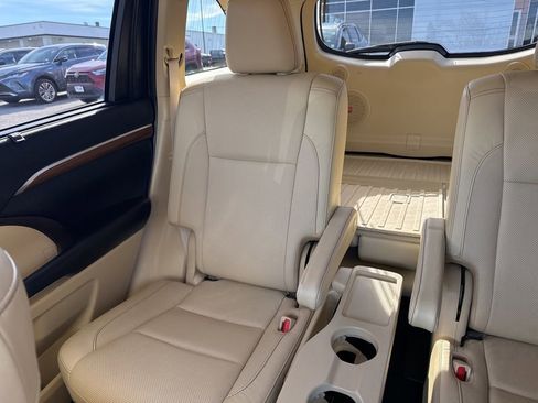 Used 2019 Toyota Highlander Limited image 14