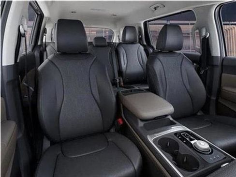 New 2026 Kia Carnival EX image 96