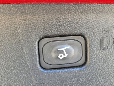 Used 2024 Ford Edge Titanium image 12