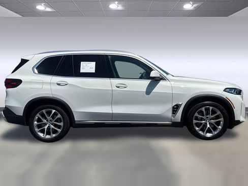 Used 2024 BMW X5 xDrive40i w/ Premium Package AWD/4WD image 8